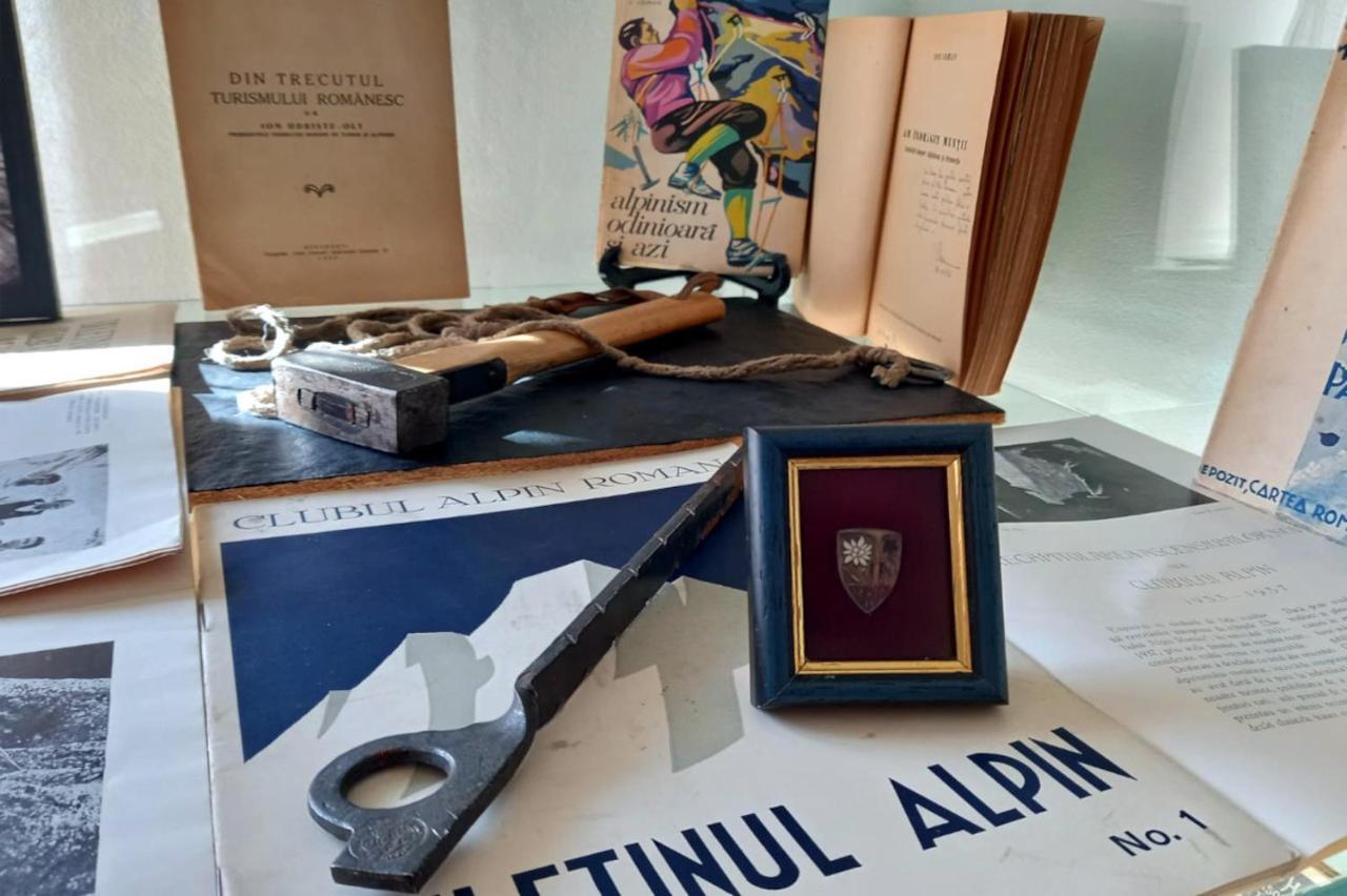 Galeria Turismului Montan Pensionat Cîrţişoara Exteriör bild